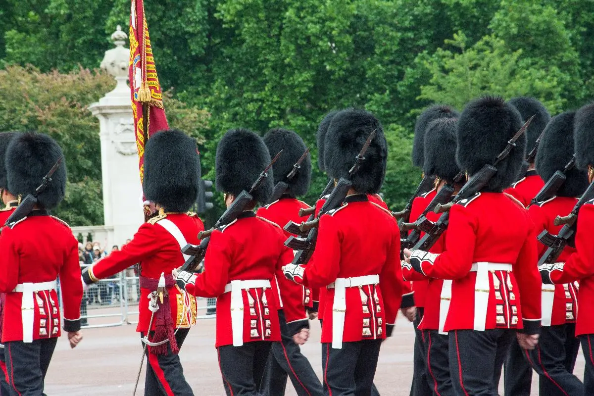 Buckingham Palace: things you should know BEFORE visiting