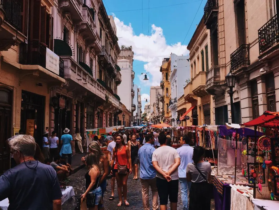 Shopping economico e mercati che pochi turisti conoscono