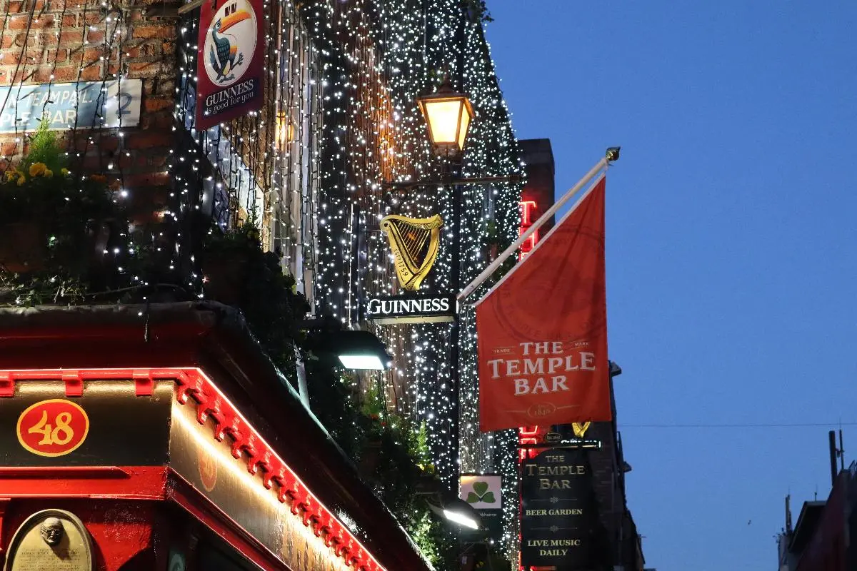 Explore Temple Bar: The Best of Dublin's Art & Entertainment