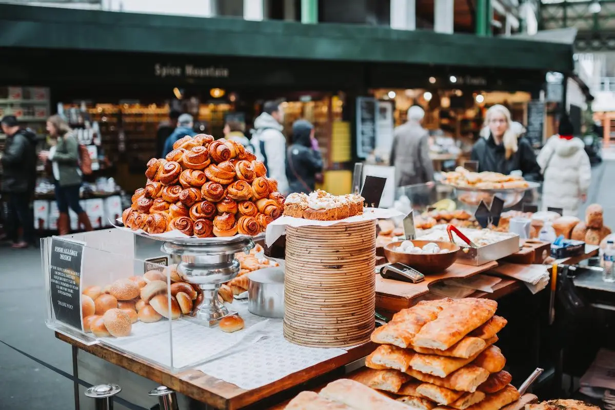 Londra per i buongustai: Guida ai ristoranti, ai mercati e al cibo di strada