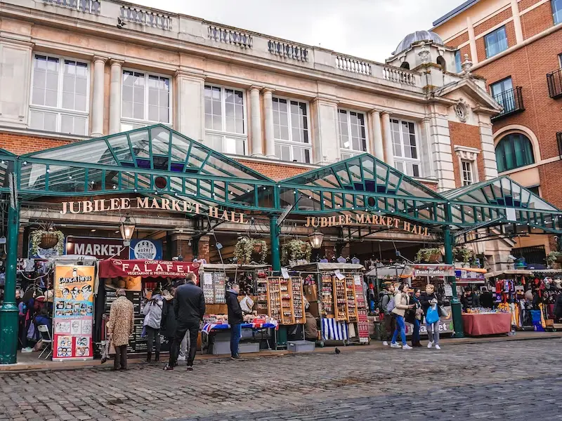 La gare Victoria : Les sites incontournables à distance de marche