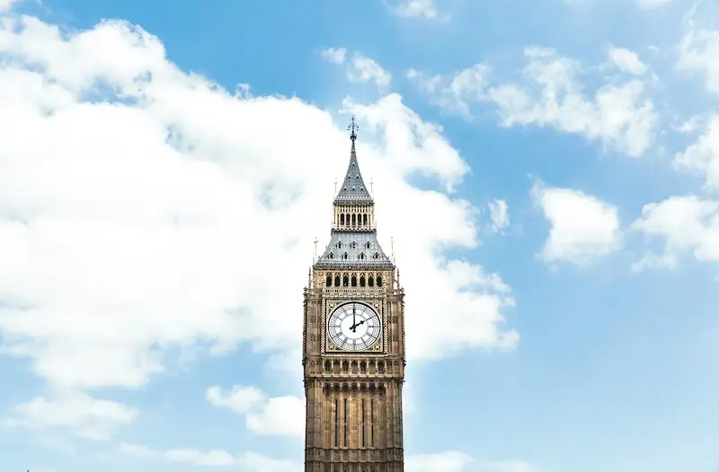 Nannybag - London Victoria Station: Historic Monuments To Visit Nearby