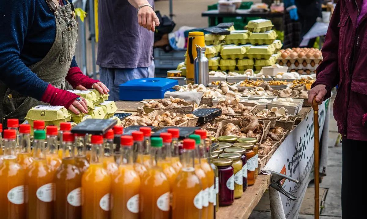 Les joyaux cachés de la gare Victoria : Les favoris locaux, les boutiques et la gastronomie