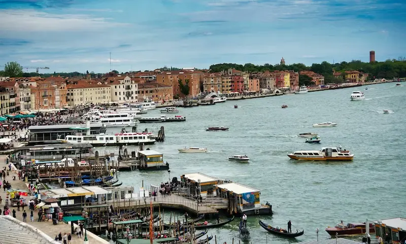 Passeios de gôndola e passeios de barco económicos para experimentar em Veneza