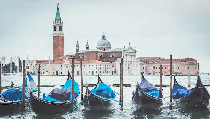 Como se deslocar em Veneza: Vaporetto e Gôndolas