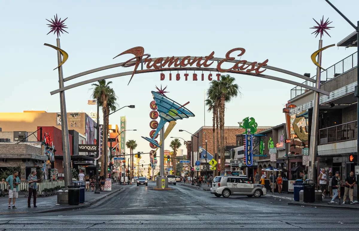 Explore a Fremont Street: O coração histórico de Las Vegas