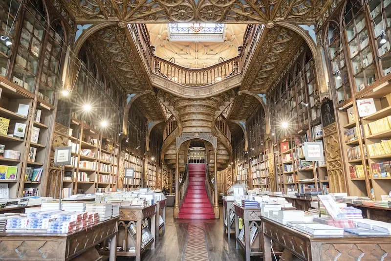 Wskazówki dotyczące wizyty w Livraria Lello i Majestic Café w Porto