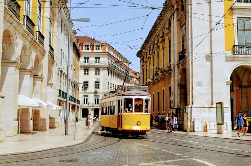 Kompletny przewodnik po transporcie publicznym w Lizbonie: Metro, Autobus, Tramwaj