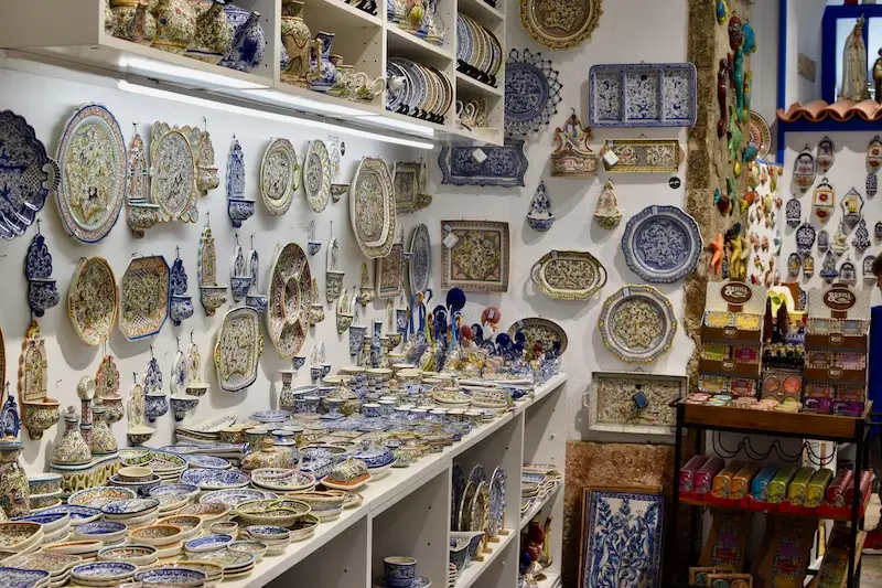 Guia de Compras em Lisboa: Azulejos e Artesanato Português