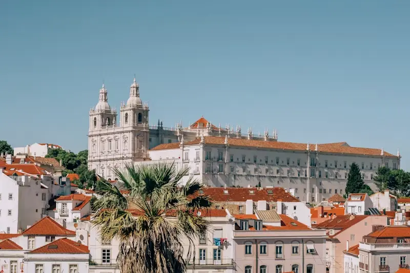 Conhecer os bairros de Alfama e Bairro Alto em Lisboa