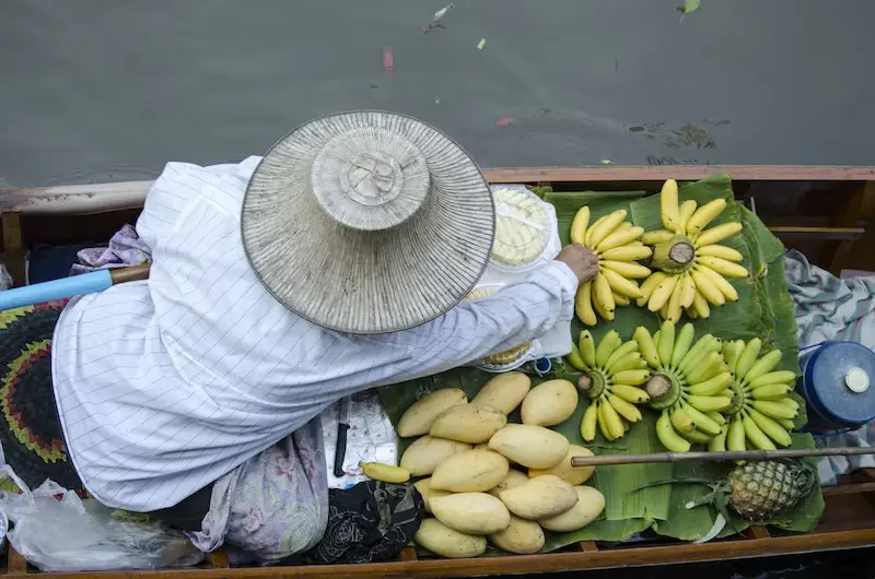 Cosa aspettarsi: Visitare i mercati galleggianti vicino a Bangkok