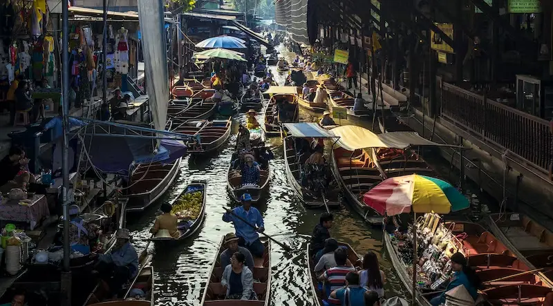 Cosa aspettarsi: Visitare i mercati galleggianti vicino a Bangkok