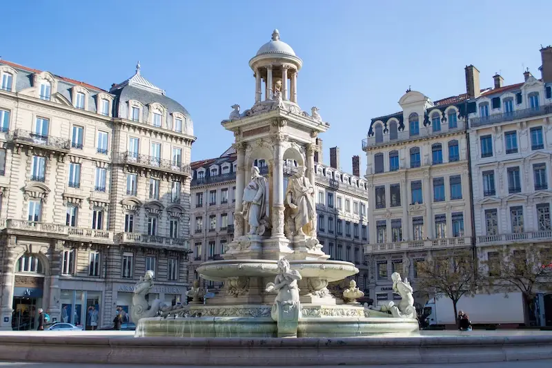 Een gids om Vieux Lyon te ontdekken: Restaurants, Geschiedenis &amp; Meer