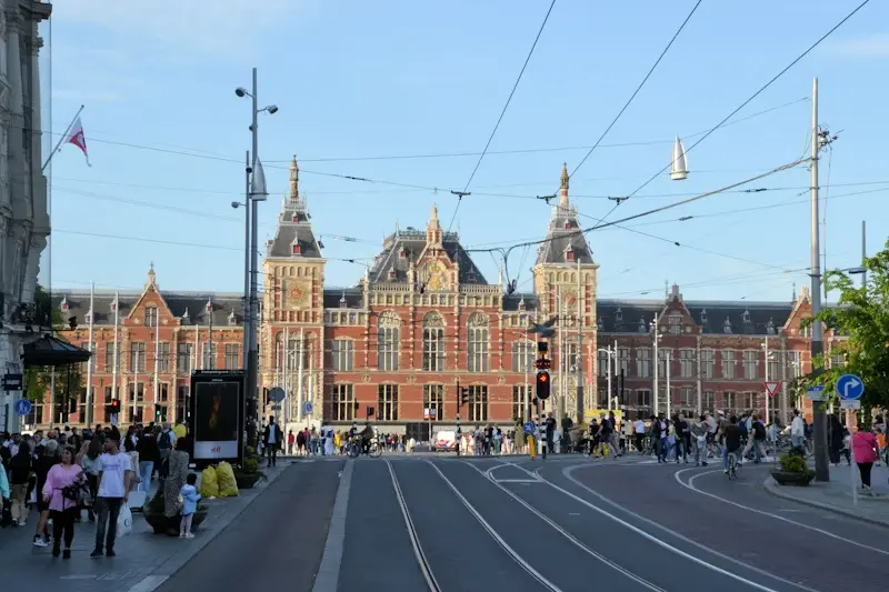 Amsterdam: Come prenotare il deposito bagagli alla Stazione Centraal