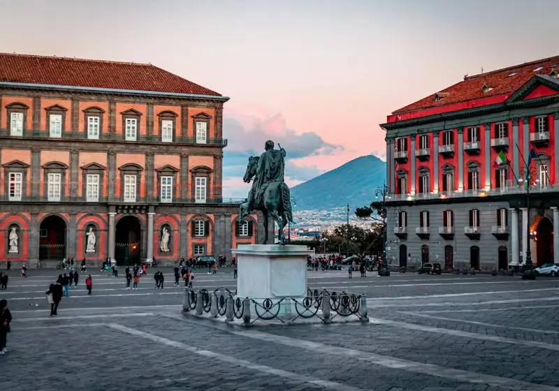 Naples est-elle sûre ? Tout ce que vous devez savoir avant de vous y rendre