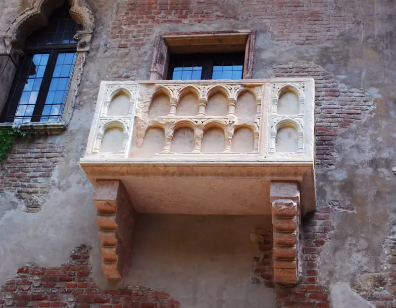 Take a Poetic Tour of Verona: Romeo and Juliet's Iconic Town