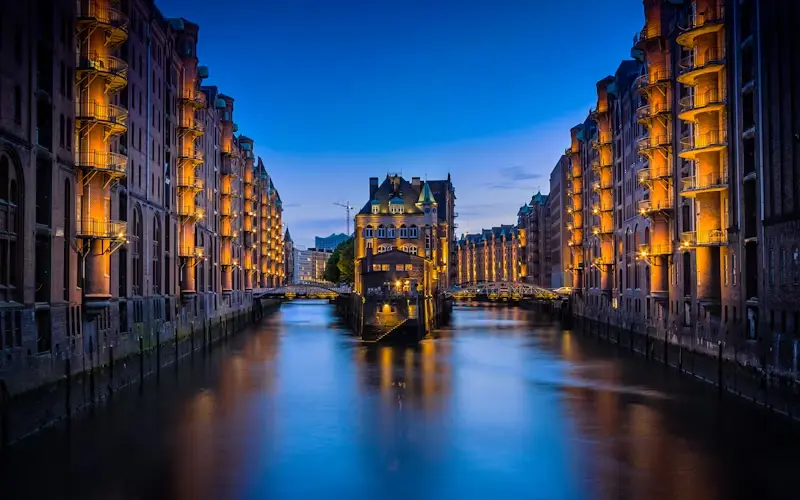 Hamburg on Foot: A Walking Guide to the City