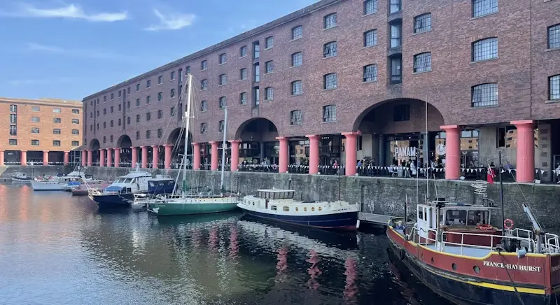 Albert Dock de Liverpool: História, lojas e museus