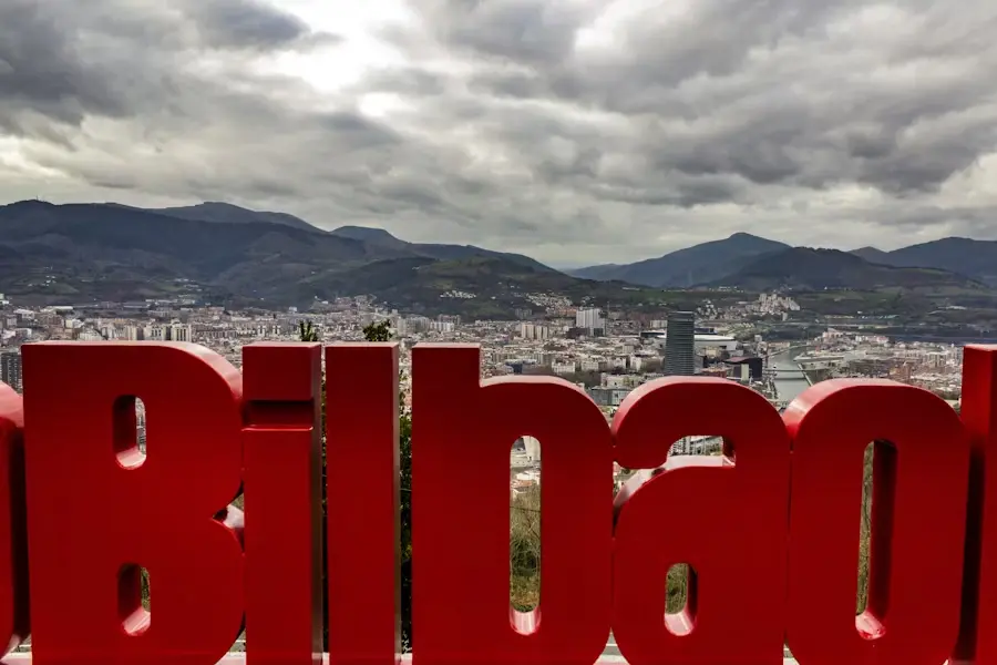 Paseando por el Nervión: Puentes y vistas de Bilbao