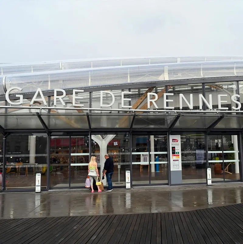 行李寄存 Rennes Station