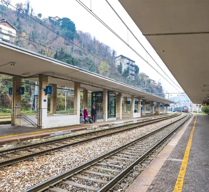 Depósitos Bagagens Estação de Como San Giovanni