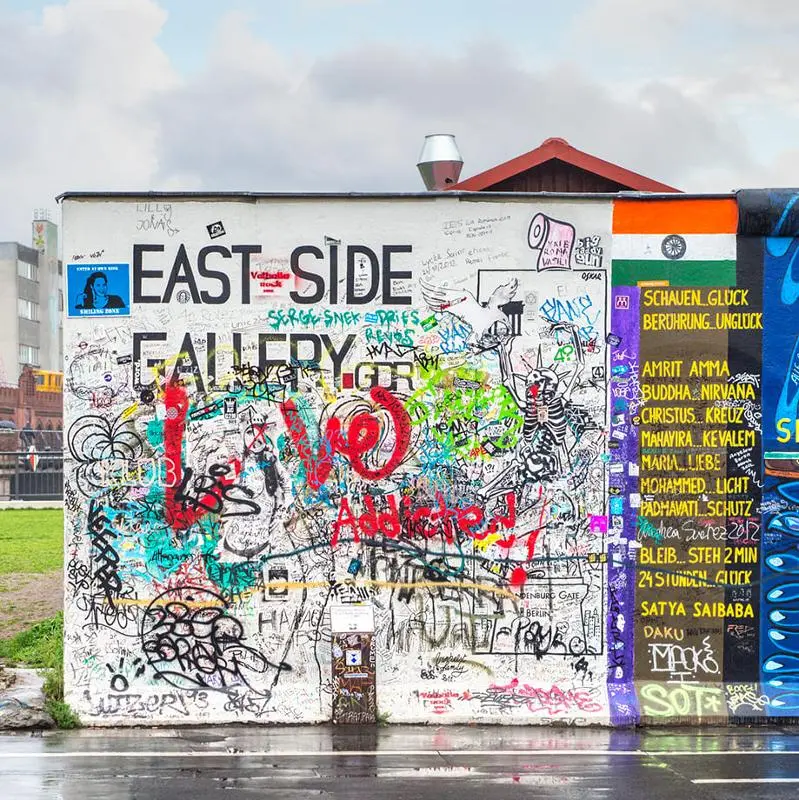 Depósitos Bagagens East Side Gallery