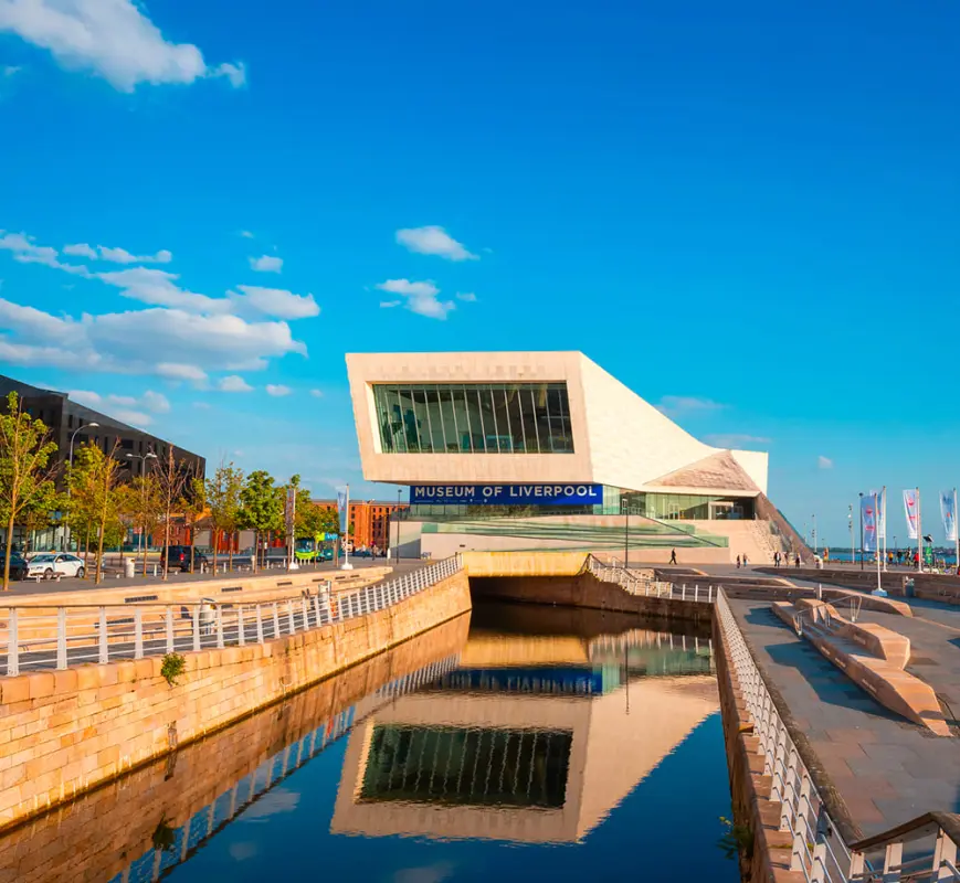 行李寄存 Liverpool Museum